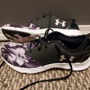 RARE under armour shoes